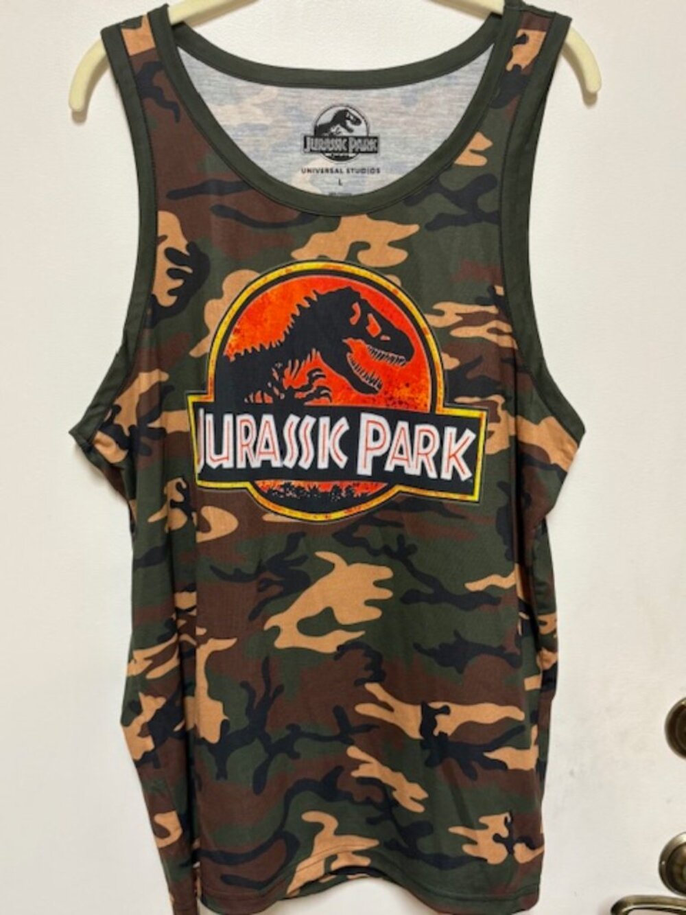 NWT Universal Studios J urassic Park Mens Tank Top Green Brown Camo. Sz. Medium